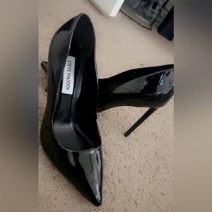 Steve Madden black vala heels
